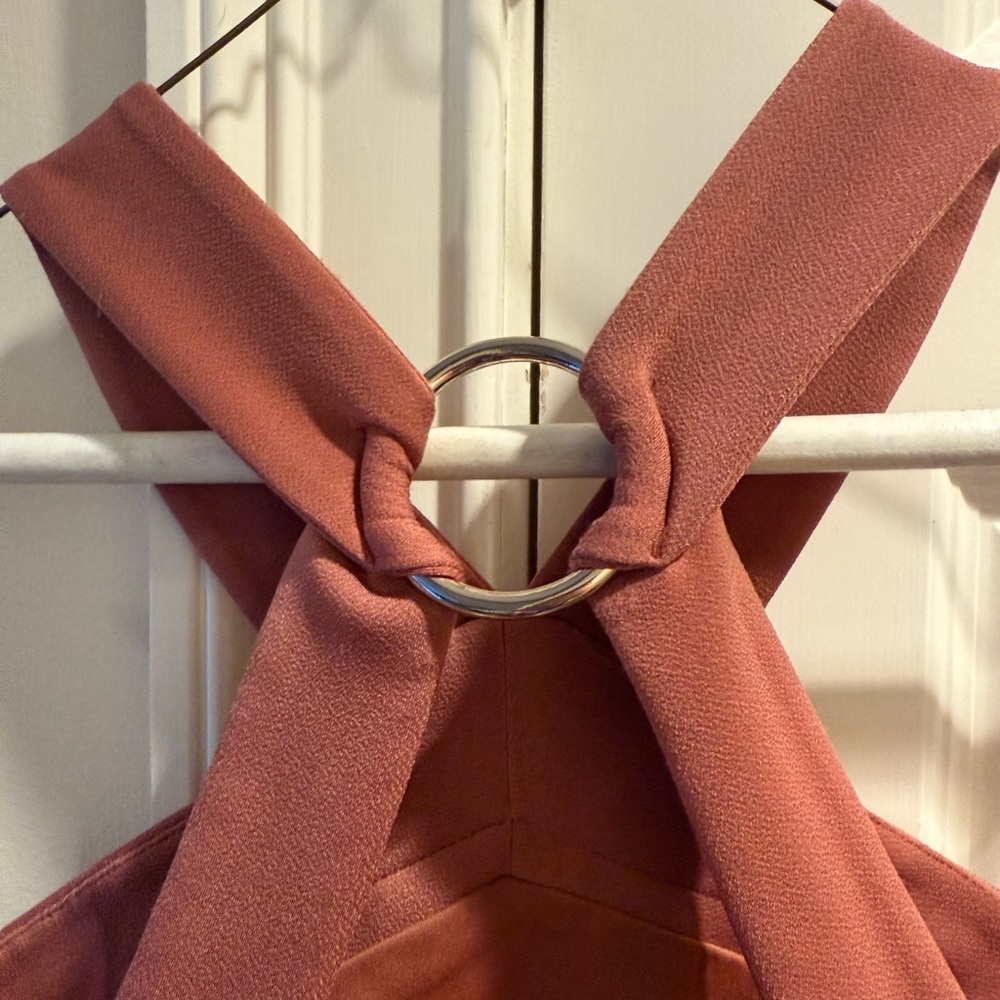 Elegant Red-Brown Halter Dress - Picture 4 of 4